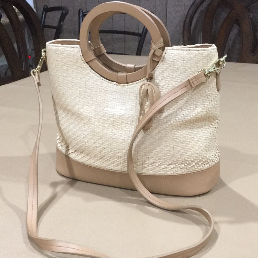 Etienne Aigner shoulder straw bag 💼